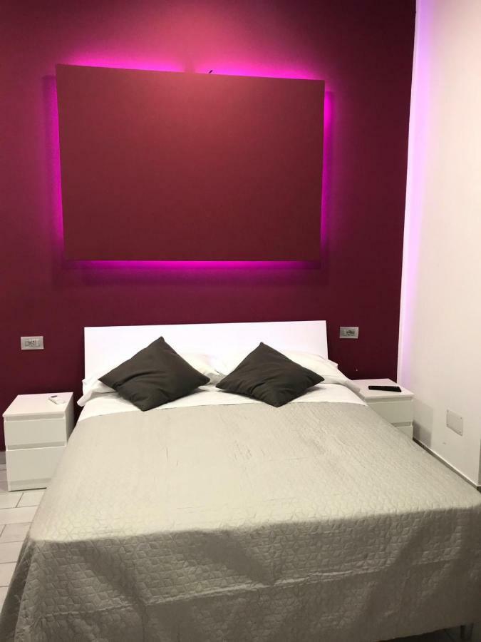 Fc Relais Bed & Breakfast Наполи Екстериор снимка