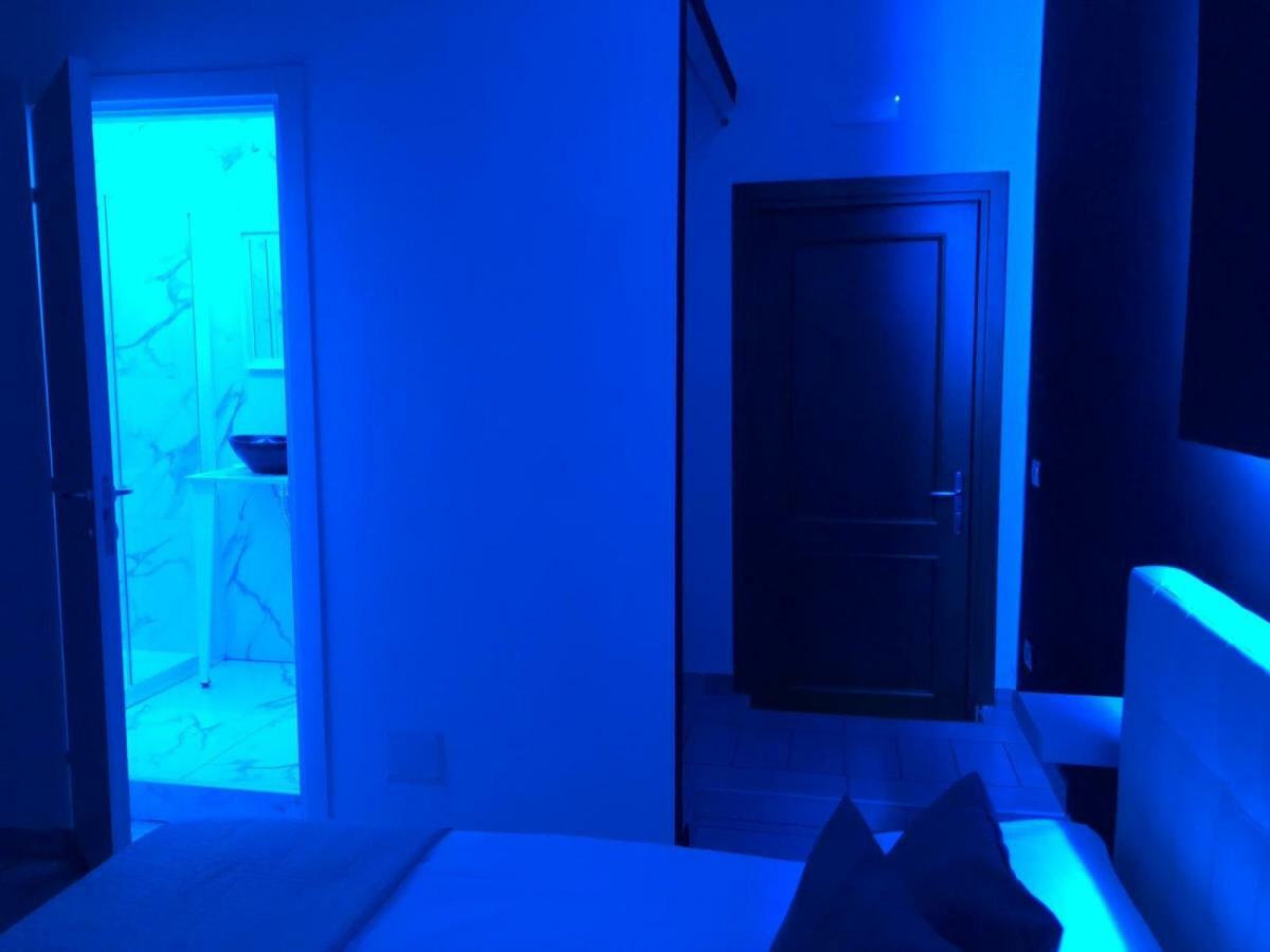 Fc Relais Bed & Breakfast Наполи Екстериор снимка