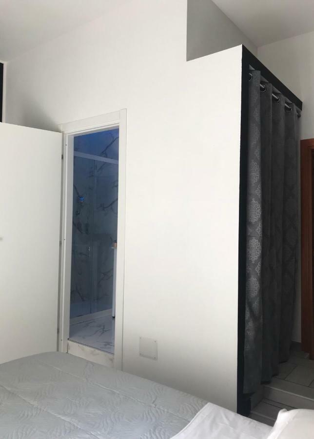 Fc Relais Bed & Breakfast Наполи Екстериор снимка