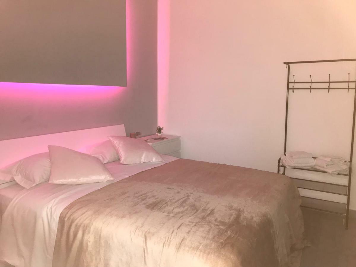 Fc Relais Bed & Breakfast Наполи Екстериор снимка